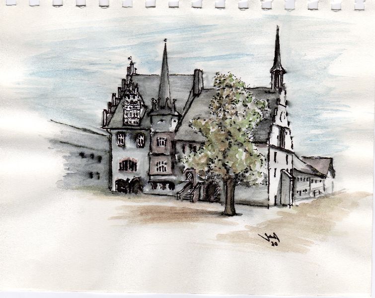 Aquarell- und Tuscheskizze eines historischen europäischen Gebäudes mit spitzen Türmen und verzierten Giebeln, mit einem großen Baum im Vordergrund. Die Szene ist auf spiralgebundenem Papier mit einem hellen, luftigen Hintergrund und weichen Schattierungen dargestellt.